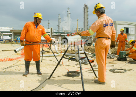 Die allgemeine Lazaro Cardenas-Raffinerie in Pumpenpaket ist Mexiko s älteste Prozessor von Rohöl und wird renoviert. Stockfoto