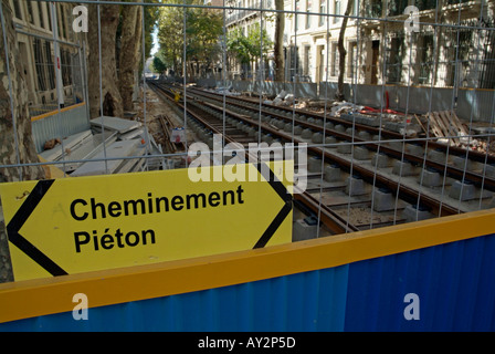 Frankreich Marseille Boulevard Longchamps Fußgänger melden Sie Weg auf die neue Straßenbahn Linie Arbeit vor Ort Stockfoto