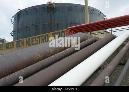 Die allgemeine Lazaro Cardenas-Raffinerie in Pumpenpaket ist Mexiko s älteste Prozessor von Rohöl und wird renoviert. Stockfoto