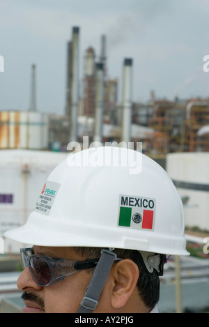 Die allgemeine Lazaro Cardenas-Raffinerie in Pumpenpaket ist Mexiko s älteste Prozessor von Rohöl und wird renoviert. Stockfoto