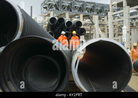 Die allgemeine Lazaro Cardenas-Raffinerie in Pumpenpaket ist Mexiko s älteste Prozessor von Rohöl und wird renoviert. Stockfoto