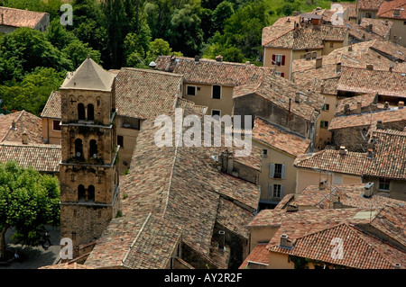 Moustiers Sainte-Marie-Dorf in der Provence, Frankreich - Dächer Stockfoto