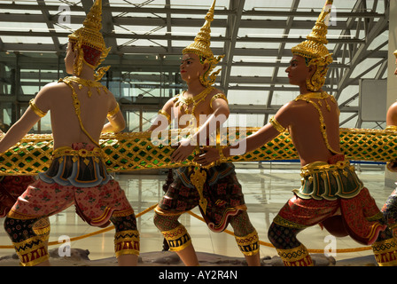 Am laufenden Band der Meer von Milch-Skulptur am Flughafen Suvarnabhumi, Bangkok Stockfoto