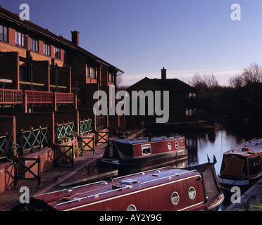 Pennylands Liegeplatz Becken in Wohn-Milton Keynes-Buckinghamshire Stockfoto