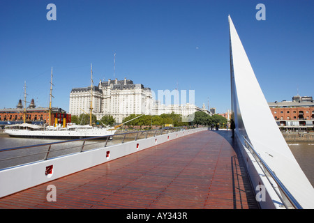 Brücke Puente De La Mujer Bruecke Boot Buque Museo Fragata Ara Presidente Sarmiento Puerto Madero Buenos Aires Argentinien Stockfoto