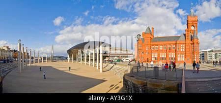 3 Bild Stich Panorama das Wales Millennium Centre, Roald Dahl Plass und Pierhead Gebäude Cardiff Bay. Stockfoto