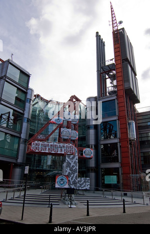 Die Piazza vor dem Channel 4 Gebäude. Stockfoto