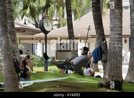 Entspannung am Strand von Waikiki Oahu Hawaii Stockfoto