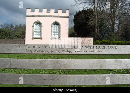 Inschrift am Denkmal-Bank mit Blick auf den Fluss Themse in Richmond nach Themse, Surrey, england Stockfoto