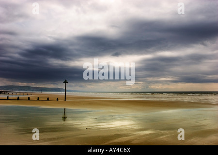 Ynslas gegen Borth, in der Nähe von Aberystwyth, Wales, Großbritannien Stockfoto