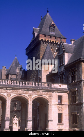 Eingang zum Schloss Pau Geburtsort von König Heinrich IV. von Frankreich und Navarra Stockfoto