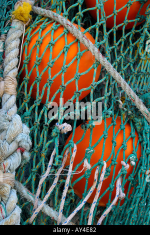 Netzstrümpfe und schwimmt auf einem Fischerboot in Oregon Stockfoto