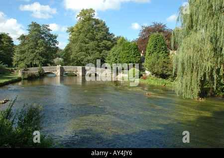 Sheepwash Brücke, Ashford im Wasser, in der Peak District Nationalpark Stockfoto