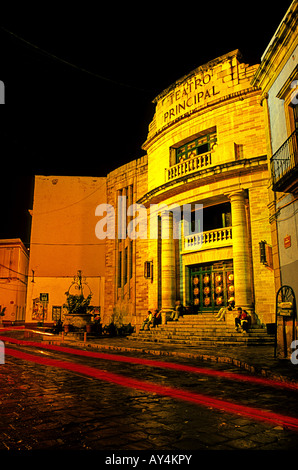 Fassade des Teatro Principal beleuchtet in der Nacht in der kolonialen Bergbau Stadt Guanajuato Mexiko Stockfoto