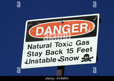 Giftiges Gas Gefahr melden Warnung vor Gefahr durch natürlichen Kohlendioxid-Ausstoßes Horseshoe Lake Mammut Eastern Sierra Kalifornien USA Stockfoto