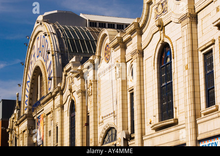 Die geflieste Fassade des Blackpool s Wintergärten Theater Stockfoto