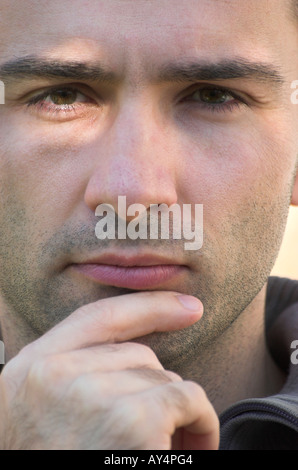 Porträt eines Mannes mit Bart hautnah Stockfoto