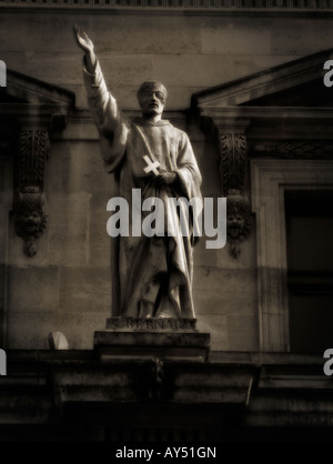 Galerie der Statuen im Innenhof des Louvre. Paris. Frankreich Stockfoto