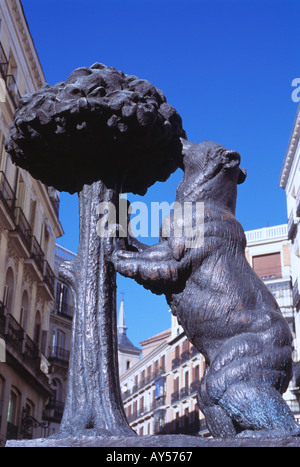 El Oso y el Madroño. Der Bär und der Erdbeerbaum. Puerta del Sol, Madrid, Spanien. Stockfoto