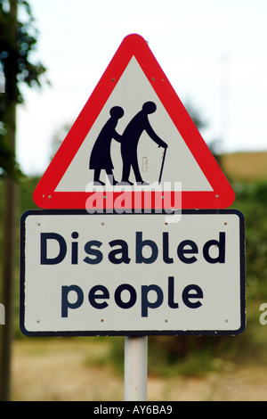 Behinderte Menschen Straße Verkehrszeichen in Dorset England UK Stockfoto