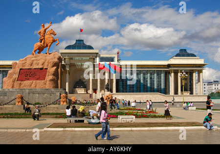 Parlamentsgebäude und Sukhbaatar Denkmal in Sukhbaatar Platz Ulaanbaatar, Mongolei Stockfoto
