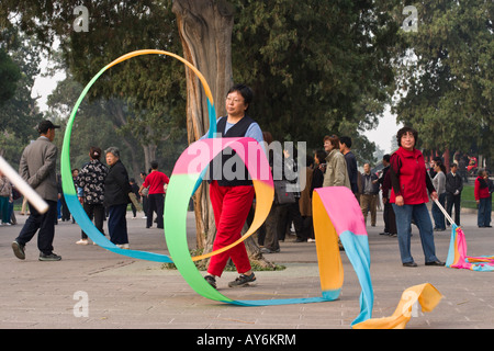 Morgen-Band Übungen im Tiantan Park, Beijing Stockfoto