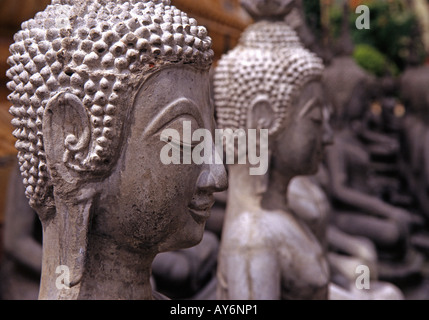 Aus einer Reihe von Buddha-Statuen in Savannakhet Laos hautnah Stockfoto