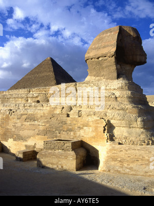 Große Sphinx & große Pyramide von Cheops Tal Tempel Gizeh Kairo Arabische Republik Ägypten ägyptische Nord-Afrika, Naher Osten Stockfoto