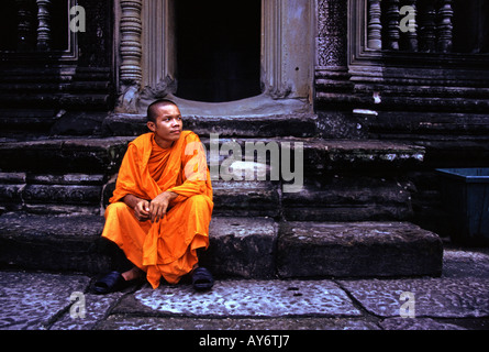 Buddhistischer Mönch in Angkor Wat in Kambodscha Stockfoto