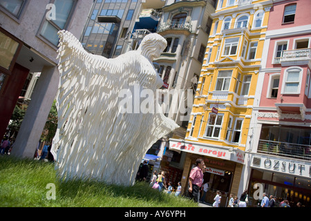 Akdeniz Skulptur von Ilhan Koman in Galatasaray auf Istiklal Avenue Beyoglu Istanbul 2010 europäische Hauptstadt der Kultur der Türkei Stockfoto