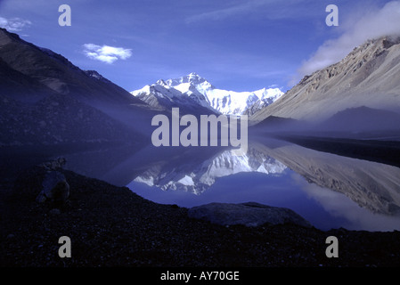 Mount Everest und Reflexion von Tibet China Stockfoto