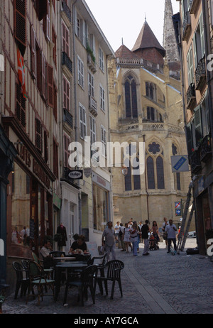 Charakteristischen Blick auf Backstreet Bayonne Centre Aquitaine Südwest-Frankreich Europa Stockfoto