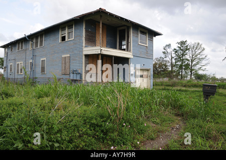 Beschädigt durch Hurrikan "Katrina", erschien ein verlassenes Haus in New Orleans unteren 9th Ward als es mehr als zwei Jahre später. Stockfoto