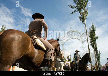 Schöne Pferde und Reiter in Fuengirola Feria – Spanien Stockfoto