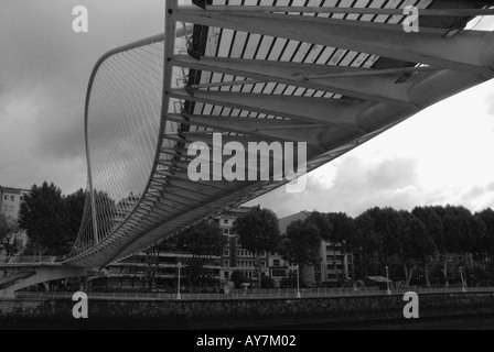 Charakteristische Ansicht des Ayuntamiento Brücke Bilbao Bilbo Pais Vasco Baskenland Spanien España Iberia Europa Stockfoto