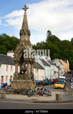 Blick auf die Gedenkbrunnen bei Dunkeld in Perthshire Schottland, Vereinigtes Königreich Stockfoto