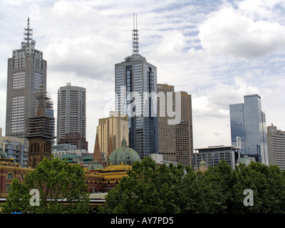 Flinders Street Station Dome und Skyline von Melbourne aus Southgate und Southbank Victoria Australien Stockfoto