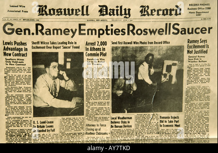 Schlagzeilen aus der ursprünglichen Titelseite der Roswell Daily Record, Berichterstattung über UFO Absturz in der Nähe von Roswell, New Mexico. Stockfoto