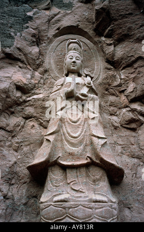 19. September 2006 - geschnitzte Statue von Guan Yin in eine Felswand in Wuyishan Nationalpark in der chinesischen Provinz Fujian. Stockfoto