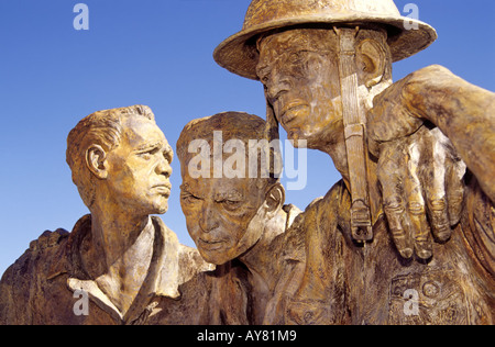 Bronzeskulptur ehrt 70.000 POW-Soldaten und die "Bataan Tod März" während des zweiten Weltkriegs, im Veterans Park, Las Cruces, New Mexico. Stockfoto