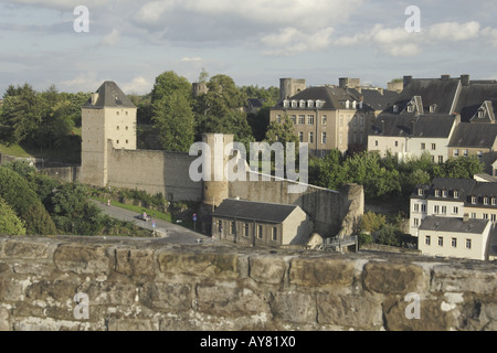 Blick über das Dinselpuert Tor und Wenzel Wand auf die Rham-Plateau-Luxemburg-Stadt Stockfoto