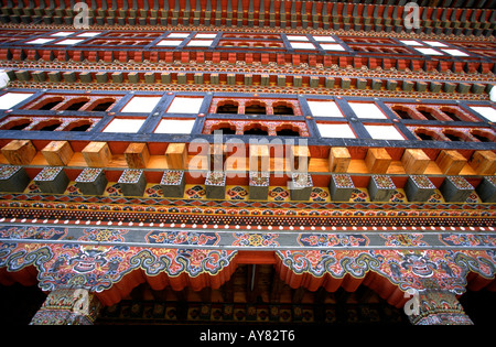 Bhutan Thimpu Dzong Detail der Holzkonstruktion und Dekoration Stockfoto