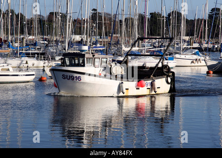 Lokalen Fischerboot in Lymington Fluß Stockfoto