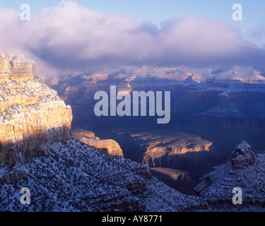 Winter-Sonnenaufgang und Nebel South Rim Grand Canyon National Park-Arizona-USA Stockfoto