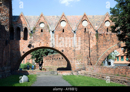 Reste der mittelalterlichen Befestigungsanlagen von Teutonic Auftrag Schloss, Torun, Polen Stockfoto