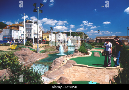 Minigolf am Meer Hastings East Sussex England South Coast Großbritannien UK Stockfoto