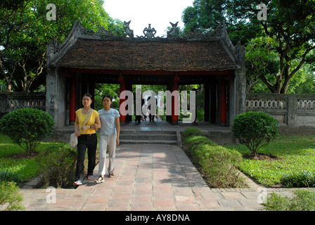 Tempel der Literatur genannten Van Mieu ist eines der wichtigsten touristischen Sehenswürdigkeiten von Hanoi Vietnam Stockfoto