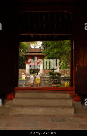 Tempel der Literatur genannten Van Mieu ist eines der wichtigsten touristischen Sehenswürdigkeiten von Hanoi Vietnam Stockfoto