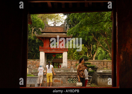 Tempel der Literatur genannten Van Mieu ist eines der wichtigsten touristischen Sehenswürdigkeiten von Hanoi Vietnam Stockfoto