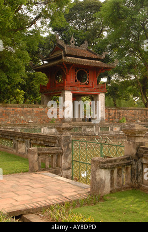 Tempel der Literatur genannten Van Mieu ist eines der wichtigsten touristischen Sehenswürdigkeiten von Hanoi Vietnam Stockfoto